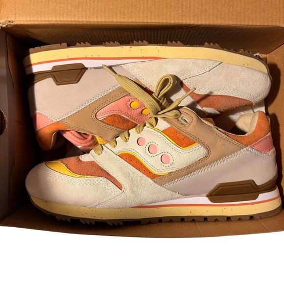 NEW Saucony x Feature Courageous Bacon & Eggs Sneakers 11.5 Tennis Shoes NIB - Picture 1 of 10